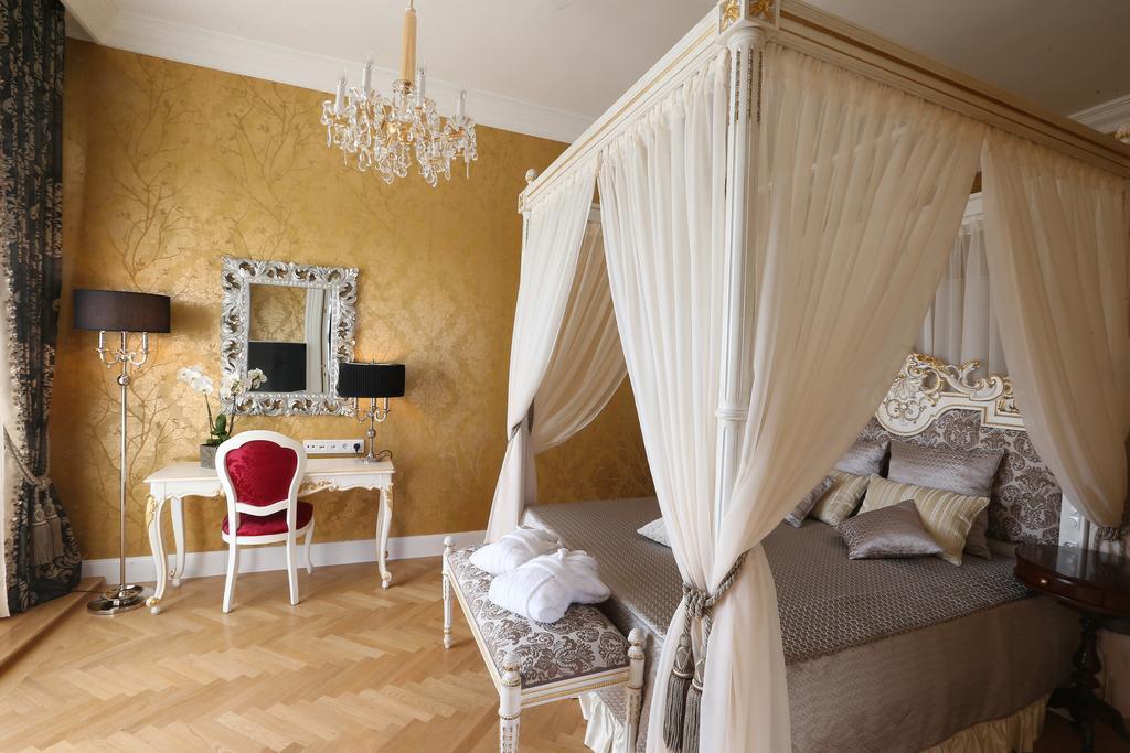 Schloss Schoenbrunn Grand Appartement *